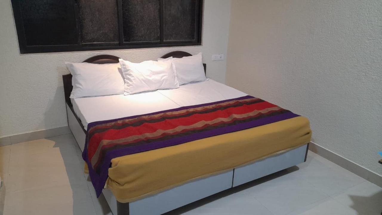 Shraddha Hotel Мумбаї Екстер'єр фото