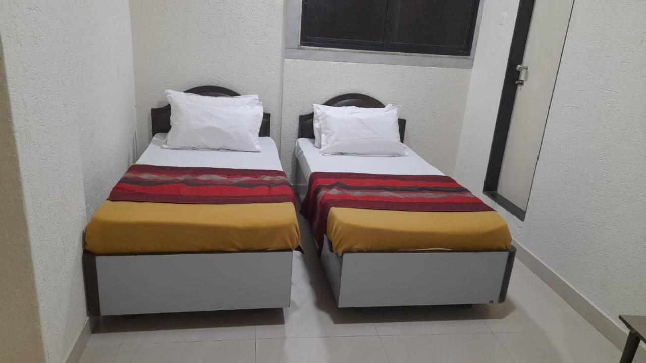 Shraddha Hotel Мумбаї Екстер'єр фото